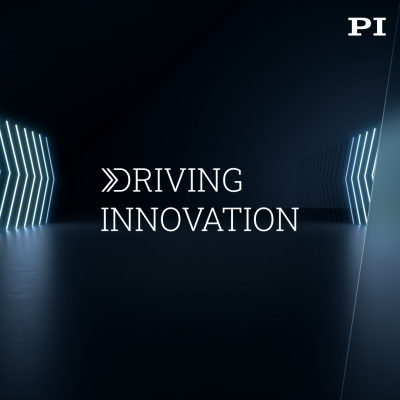 MAVEO Grafik und 3D Visualisierung eines dunklen Raumes mit leuchtenden Pfeilen der Driving Innovation Kampagne von PI