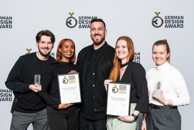 Teamfoto der B2B-Kreativagentur MAVEO aus Stuttgart als Gewinner des German Design Awards für Marken- und Produktkommunikation