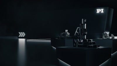 MAVEO 3D Visualisierung der Produktneuheiten in Kombination mit dem Messestand von PI in einer dunklen Stimmung mit vereinzelten Leuchtelementen